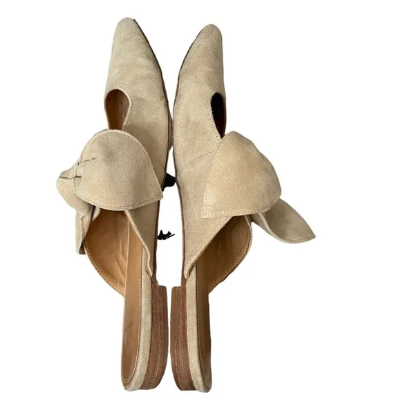 Bill Blass Suede Pointed Knotted Bow Slide Flats Size 9