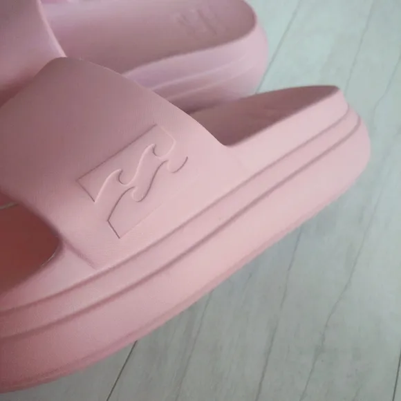 BillABONG NEW Kids Cushion Platform Slides Sandals