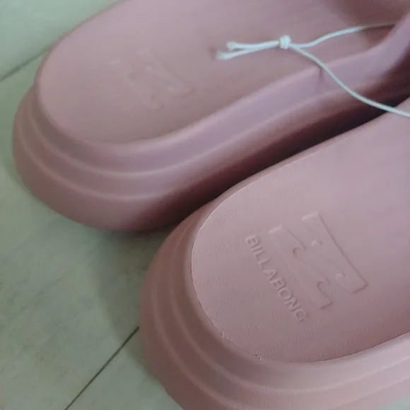 BillABONG NEW Kids Cushion Platform Slides Sandals