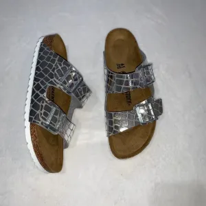 Birkenstock Arizona Iridescent Silver Sandals Slides Comfort Size 41 croc print