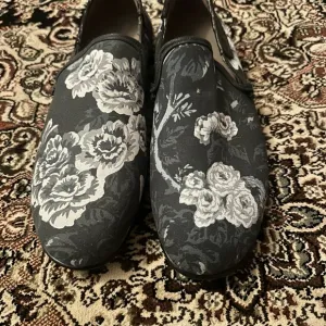 Black and Gray Floral Loafers Slip-Ons