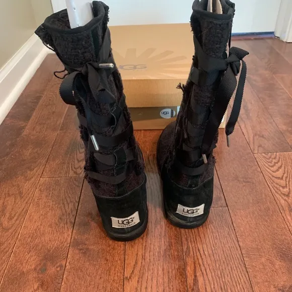 Black woven Uggs