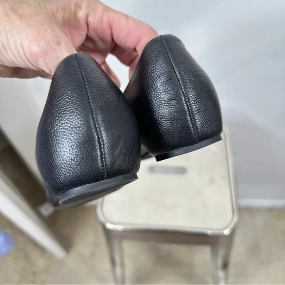 Blondo Black Leather Waterproof Flats Slip On Loafers for Women 9.5 Career Tara
