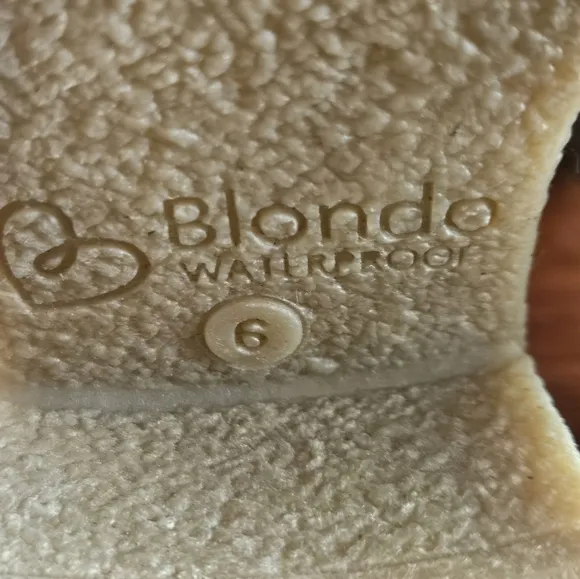 BLONDO Tan Suede Boots Size 6