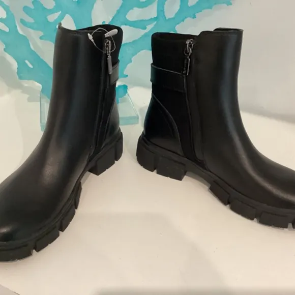 Blondo Waterproof Ankle Black Chelsea Zipper Boots Women’s Sz 7 NEW