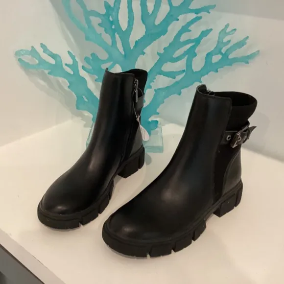 Blondo Waterproof Ankle Black Chelsea Zipper Boots Women’s Sz 7 NEW