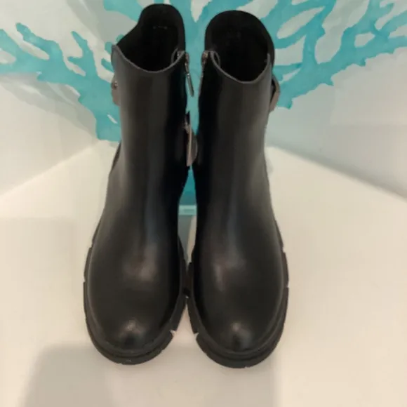 Blondo Waterproof Ankle Black Chelsea Zipper Boots Women’s Sz 7 NEW