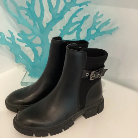 Blondo Waterproof Ankle Black Chelsea Zipper Boots Women’s Sz 7 NEW