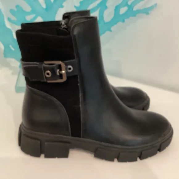 Blondo Waterproof Ankle Black Chelsea Zipper Boots Women’s Sz 7 NEW