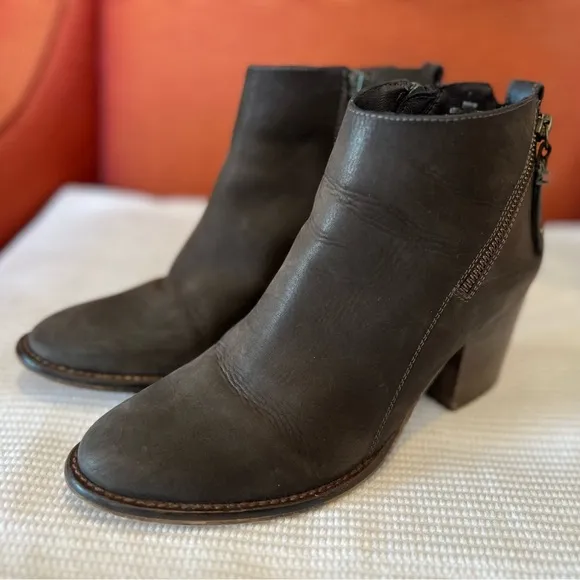 Blondo Waterproof Ankle Boots