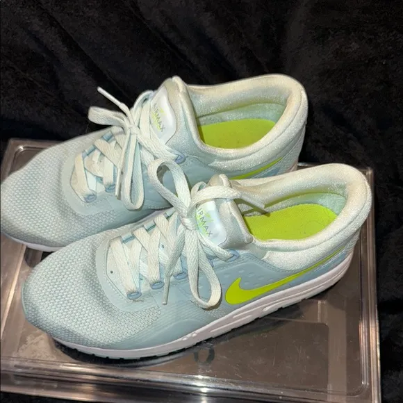 Blue Athletic Sneakers with Breathable Mesh