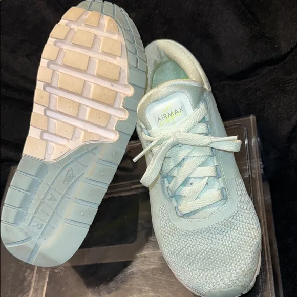 Blue Athletic Sneakers with Breathable Mesh