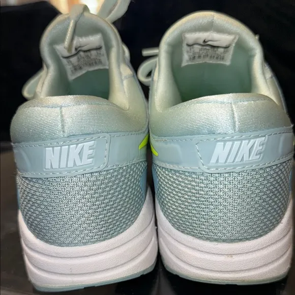 Blue Athletic Sneakers with Breathable Mesh