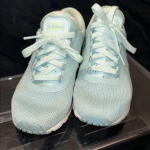 Blue Athletic Sneakers with Breathable Mesh