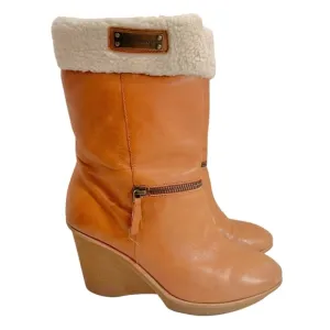 B.MAKOWSKY BFNANCY BROWN LEATHER MID CALF FUR CUFFED WEDGE BOOTS