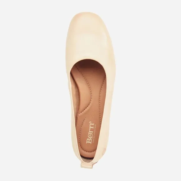Born Beca in Beca Natural Flats Size 7 LNC