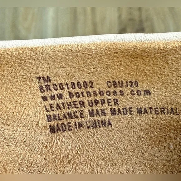 Born Beca in Beca Natural Flats Size 7 LNC
