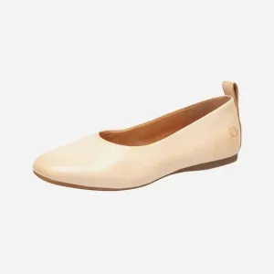 Born Beca in Beca Natural Flats Size 7 LNC