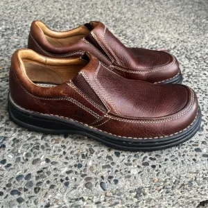 Born Blast II Slip On Leather Loafers Men M9.5 Casual Business Comfort B6903
