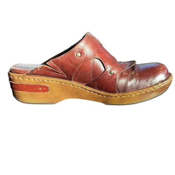 BORN Brown Leather Clogs/Slides with Design Top Size 10