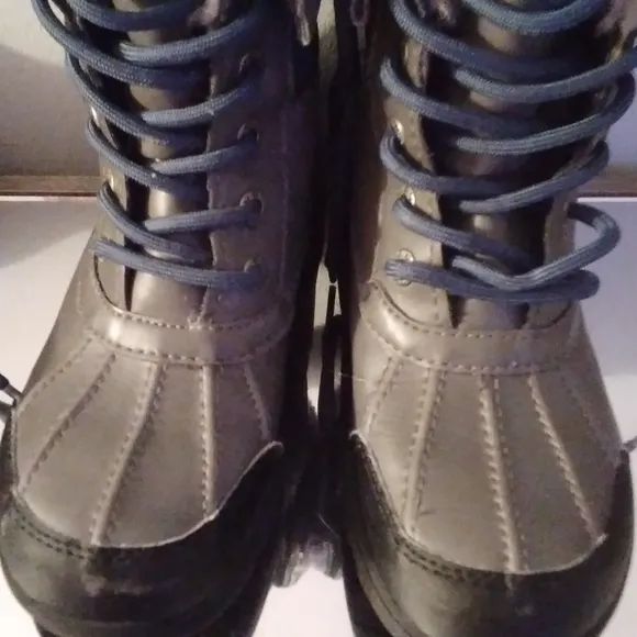 Boys Ugg Boots size 2