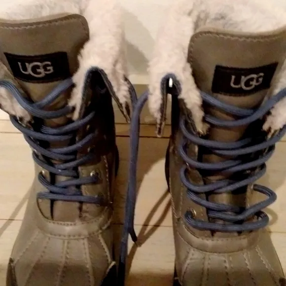 Boys Ugg Boots size 2