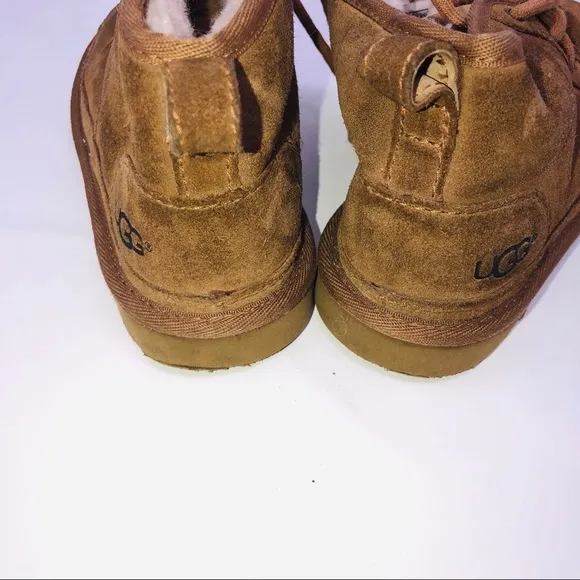 𝅺Boys Ugg NEUMEL CHESTNUT Fur lined boots size 12.
