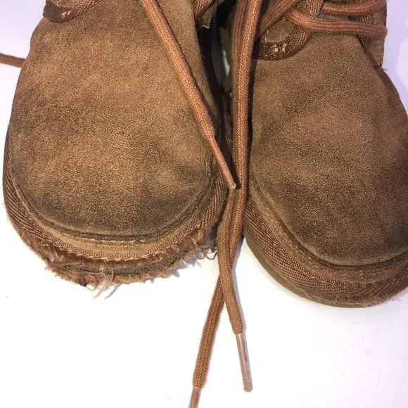 𝅺Boys Ugg NEUMEL CHESTNUT Fur lined boots size 12.