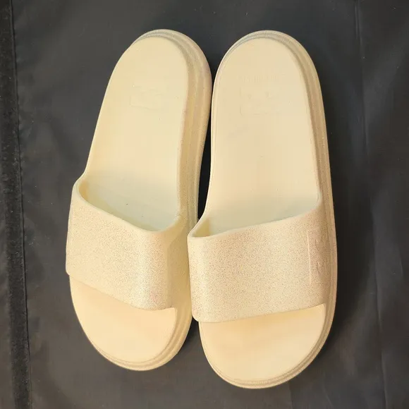 BRAND NEW BILLABONG  CLOUD EVA RECOVERY SLIDE SANDALS (For Women)