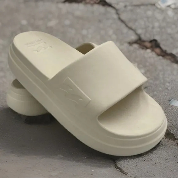 BRAND NEW BILLABONG  CLOUD EVA RECOVERY SLIDE SANDALS (For Women)