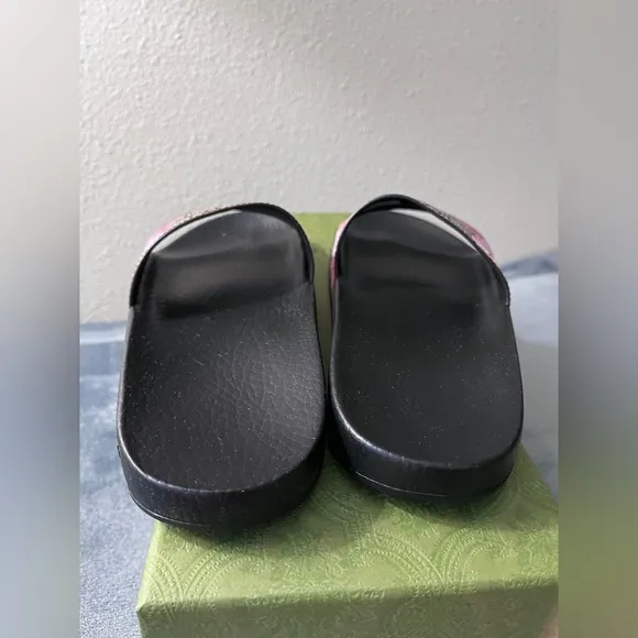 BRAND NEW Gucci Women’s Bloom Supreme Floral Slides Size 37 (US 7)