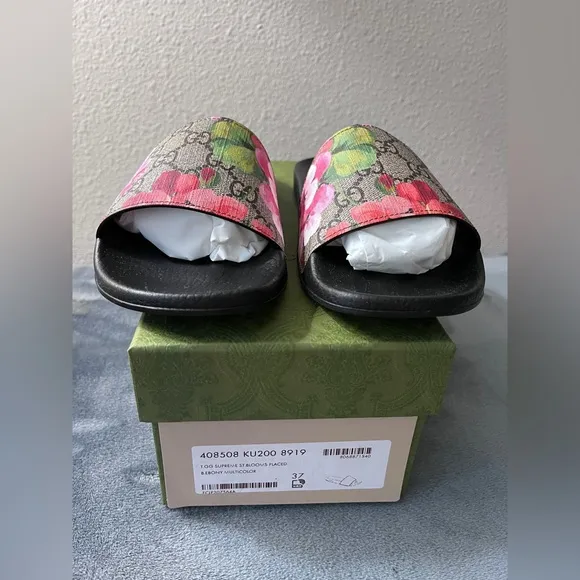 BRAND NEW Gucci Women’s Bloom Supreme Floral Slides Size 37 (US 7)