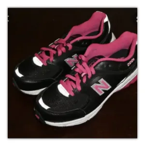 *BRAND NEW* New Balance Black and Hot Pink Mesh Sneakers