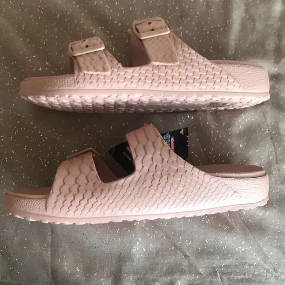 Brand New Skechers Foamies Luxe Foam Double Strap Buckled Blush Slides Sandals