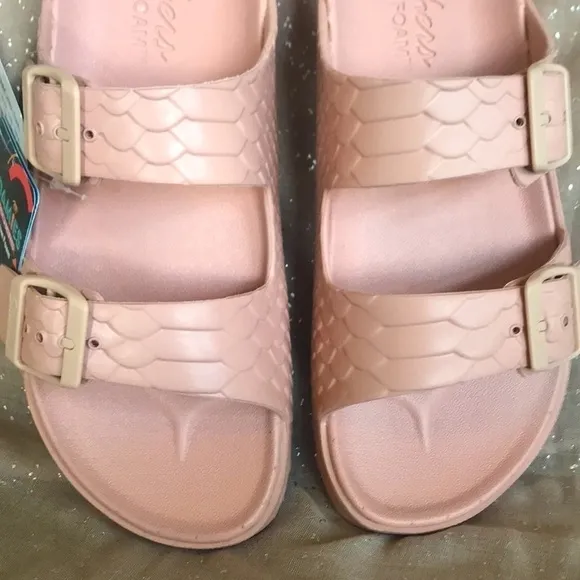 Brand New Skechers Foamies Luxe Foam Double Strap Buckled Blush Slides Sandals