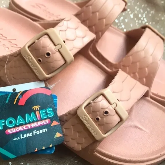 Brand New Skechers Foamies Luxe Foam Double Strap Buckled Blush Slides Sandals