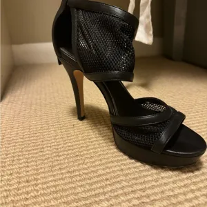 Brand NWOT Elie Tahari 👠Hamptons Window Mannequin &amp; Showroom Window Display 37.5