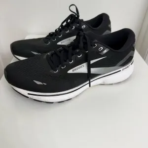 Brooks Ghost 15 Men's Running Athletic Sneakers Black White Athleisure Sz 12.5