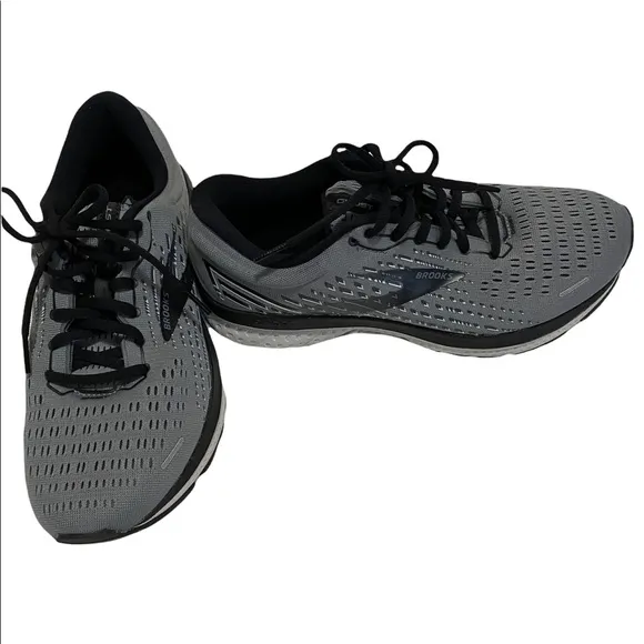 Brooks men’s Ghost 13 running sneakers