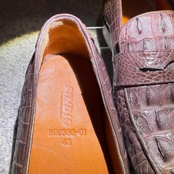 Brown Crocodile Pattern Loafers