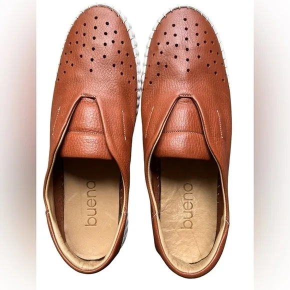 Bueno Womens Size 42 US 11- 11.5Denmark Buttery Leather Slip-On Sneakers Tan.