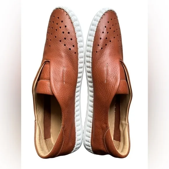 Bueno Womens Size 42 US 11- 11.5Denmark Buttery Leather Slip-On Sneakers Tan.