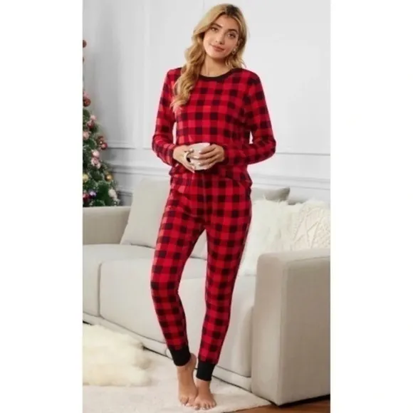 ✨✨Buffalo plaid pajamas✨✨​​​​​​​​