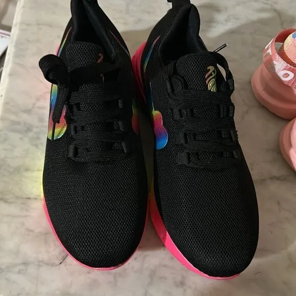 Bundle of 2 pairs unbranded sneakers size 9 (40) NIP ❤️