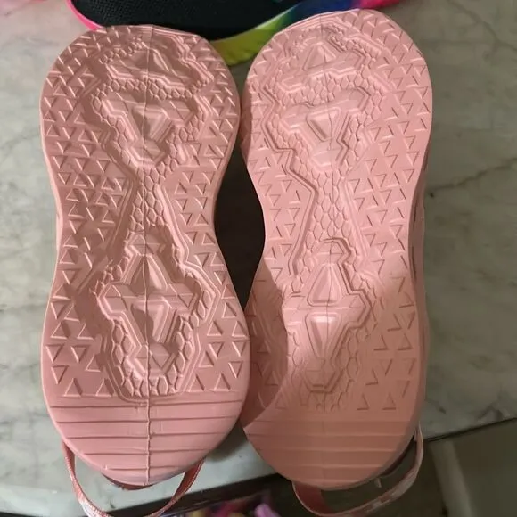Bundle of 2 pairs unbranded sneakers size 9 (40) NIP ❤️