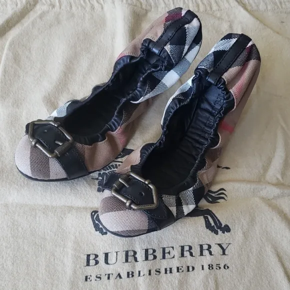 Burberry Black and Brown Novacheck Leather Trim Buckle Ballet Flats Size 39.5