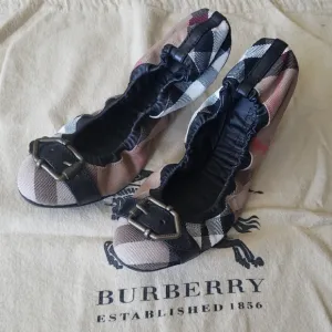 Burberry Black and Brown Novacheck Leather Trim Buckle Ballet Flats Size 39.5