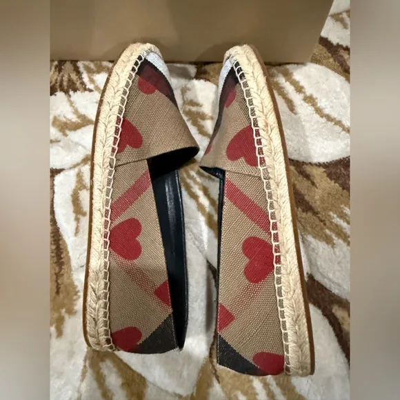 Burberry Espadrilles Hodgeson Flat Checks and red hearts size 39.5 is 8.5
