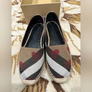 Burberry Espadrilles Hodgeson Flat Checks and red hearts size 39.5 is 8.5