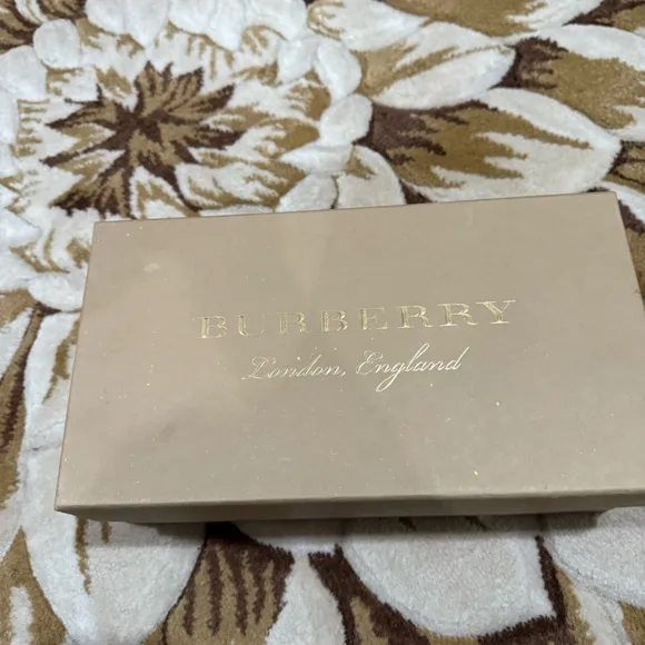 Burberry Espadrilles Hodgeson Flat Checks and red hearts size 39.5 is 8.5